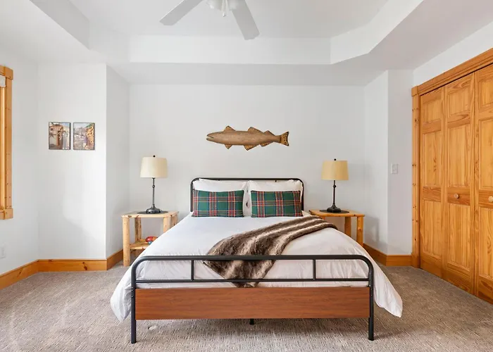Villa The Lodge, 'north Woods' Style, Boutique Getaway! Galena
