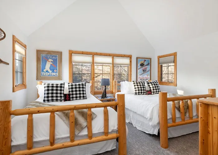 The Lodge, 'north Woods' Style, Boutique Getaway! * Galena