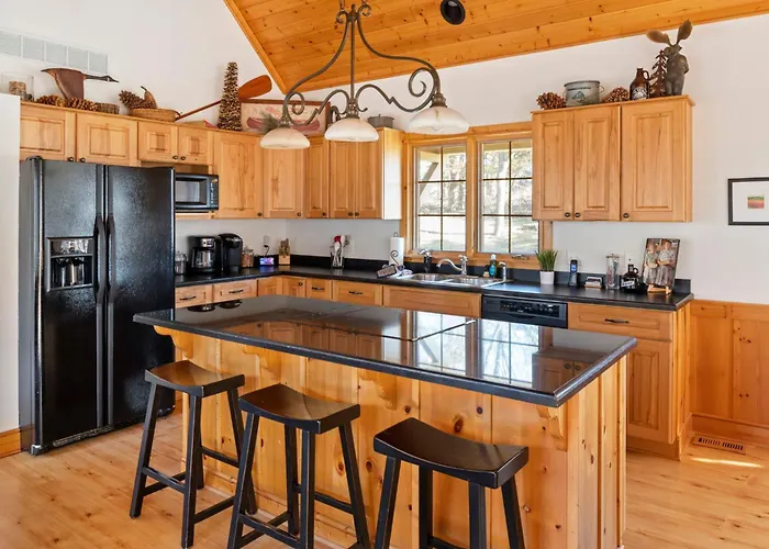 The Lodge, 'north Woods' Style, Boutique Getaway! Villa Galena