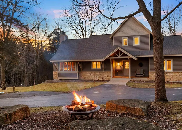 The Lodge, 'north Woods' Style, Boutique Getaway! Villa *
