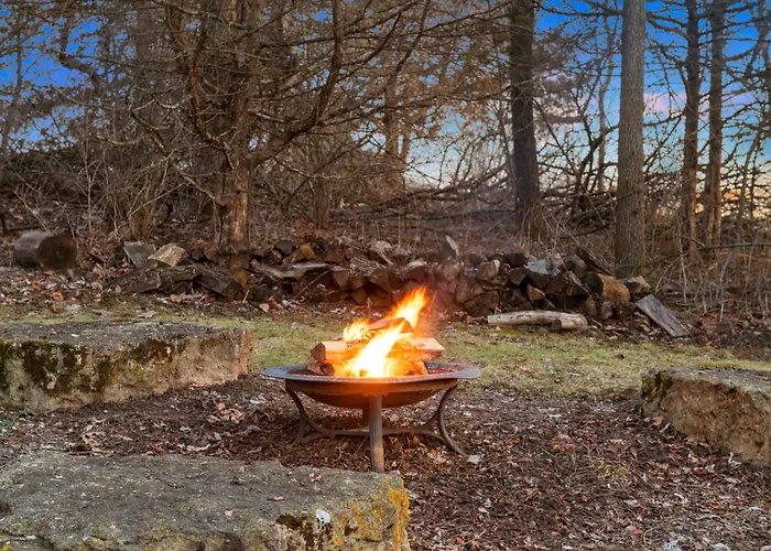 The Lodge, 'north Woods' Style, Boutique Getaway! Villa Galena