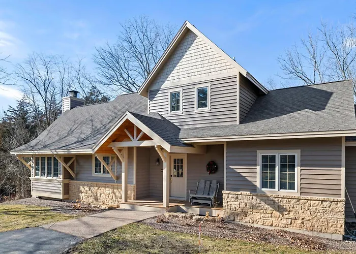 The Lodge, 'north Woods' Style, Boutique Getaway! Galena