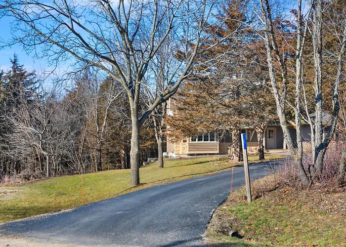 The Lodge, 'north Woods' Style, Boutique Getaway! Villa