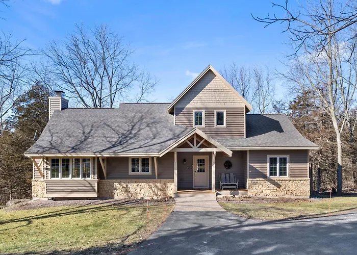 The Lodge, 'north Woods' Style, Boutique Getaway! *