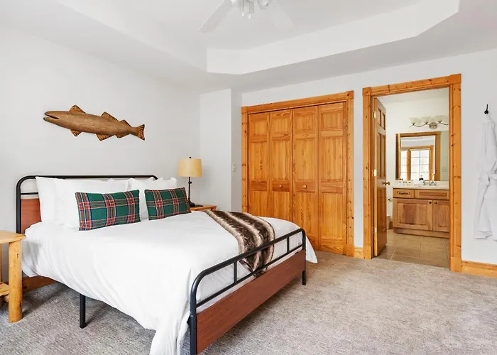 Villa The Lodge, 'north Woods' Style, Boutique Getaway! Galena