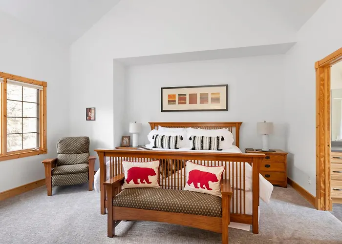 The Lodge, 'north Woods' Style, Boutique Getaway! Galena