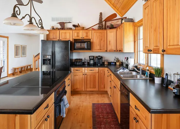 The Lodge, 'north Woods' Style, Boutique Getaway! Villa *
