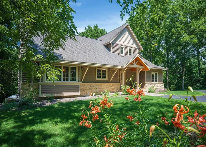 The Lodge, 'north Woods' Style, Boutique Getaway! Galena